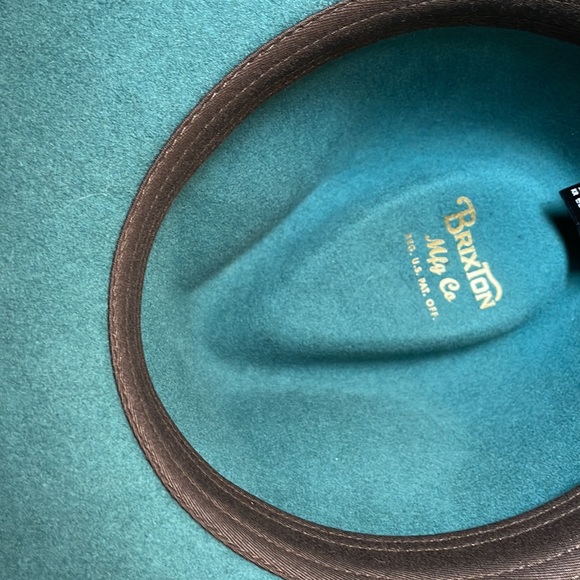 Fedora in Green - Picture 5 of 5